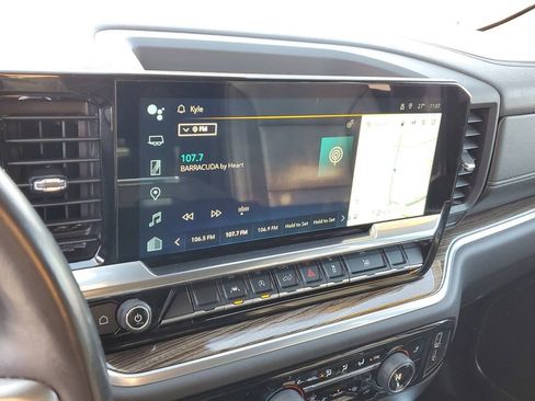 Used 2022 Chevrolet Silverado 1500 LT w/ Leather Package image 19