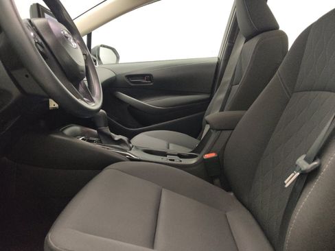 Used 2025 Toyota Corolla LE FWD image 17