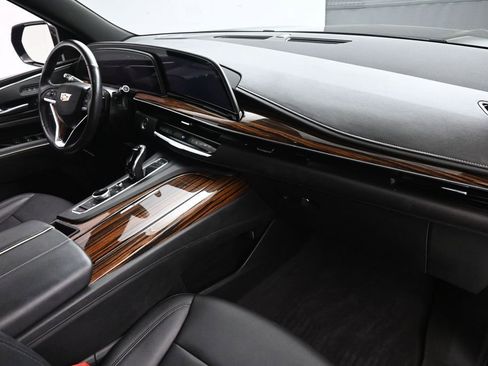 Used 2023 Cadillac Escalade ESV Luxury AWD/4WD image 25