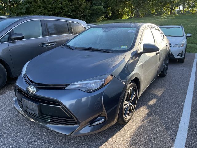 Used 2017 Toyota Corolla LE w/ LE Premium Package w/Moonroof FWD image 4