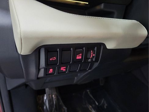 Used 2019 Subaru Ascent Touring w/ Popular Package #3 image 12