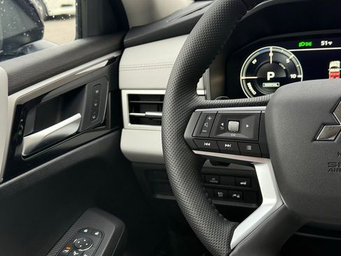 New 2025 Mitsubishi Outlander SEL image 10
