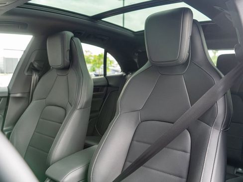 New 2026 Porsche Macan Electric RWD image 4