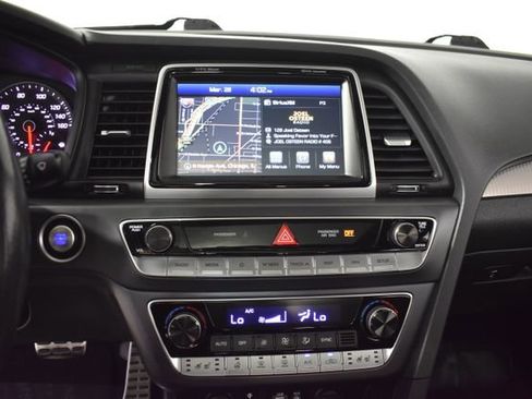 Used 2019 Hyundai Sonata Limited image 19