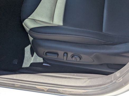 Used 2018 Buick Regal Essence image 20