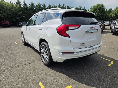 Used 2024 GMC Terrain Denali w/ Denali Premium Package AWD/4WD image 5