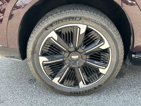 Certified 2026 Cadillac Escalade IQ Sport 2 AWD/4WD image 17