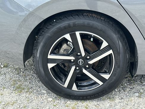 Used 2024 Nissan Sentra SV FWD image 17