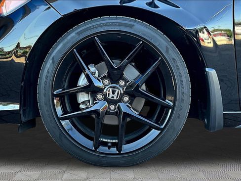 Used 2025 Honda Civic Sport image 32