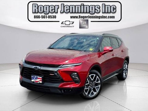 Used 2025 Chevrolet Blazer RS w/ Driver Confidence II Package FWD image 1