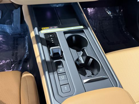 New 2026 Lexus ES 350e FWD image 24