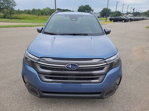 Used 2025 Subaru Forester Limited w/ Popular Package #2 AWD/4WD image 2