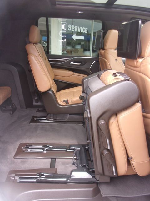 Used 2023 Cadillac Escalade ESV Premium Luxury w/ Performance Package AWD/4WD image 40