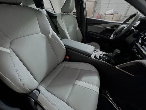 Used 2025 Toyota Camry SE FWD image 31