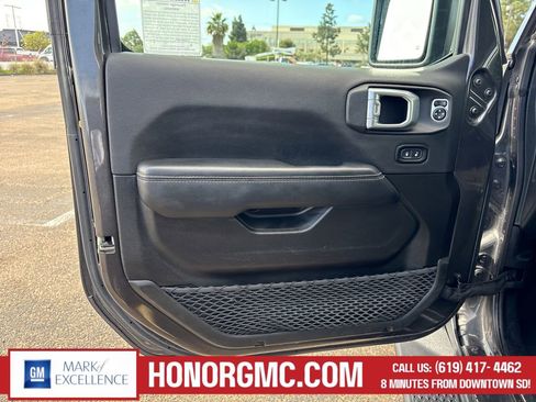 Used 2023 Jeep Gladiator Overland image 13