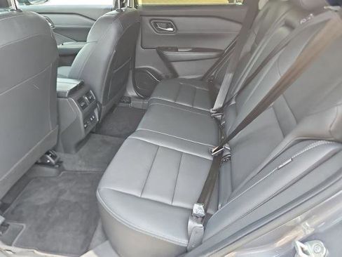 Certified 2025 Nissan Rogue SL w/ SL Premium Package FWD image 19