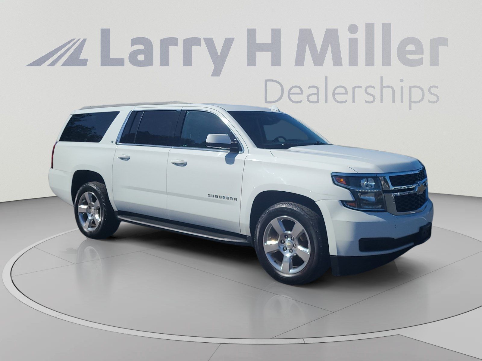 Used 2017 Chevrolet Suburban LT RWD image 7