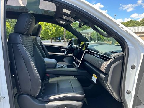Used 2025 GMC Sierra EV Denali AWD/4WD image 48