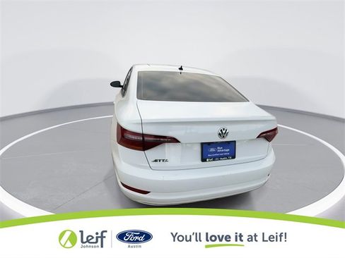 Used 2019 Volkswagen Jetta SE image 9
