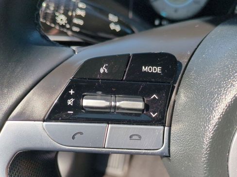 Used 2022 Hyundai Elantra Limited w/ Cargo Package image 12