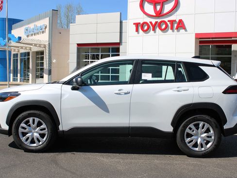 New 2026 Toyota Corolla Cross L AWD/4WD image 12