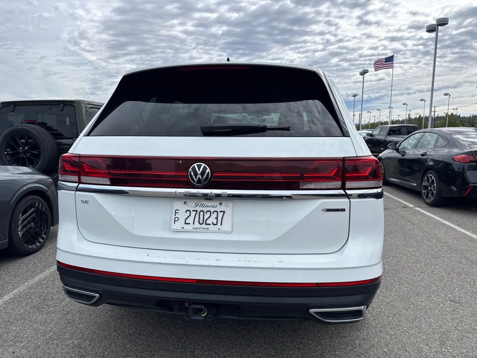 Used 2025 Volkswagen Atlas SE AWD/4WD image 7