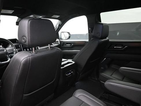 Used 2025 GMC Yukon Denali AWD/4WD image 16