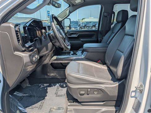 Used 2025 Chevrolet Silverado 2500 LTZ w/ LTZ Convenience Package AWD/4WD image 15