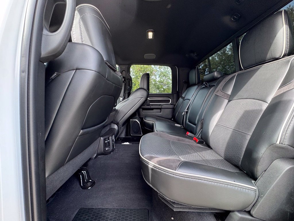 Used 2019 RAM 1500 Laramie AWD/4WD image 17
