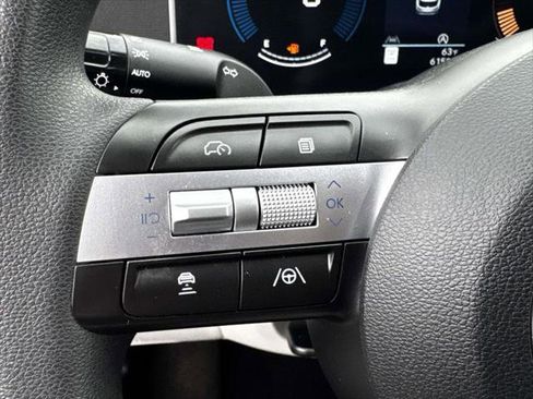 Used 2025 Hyundai Tucson SE FWD image 18