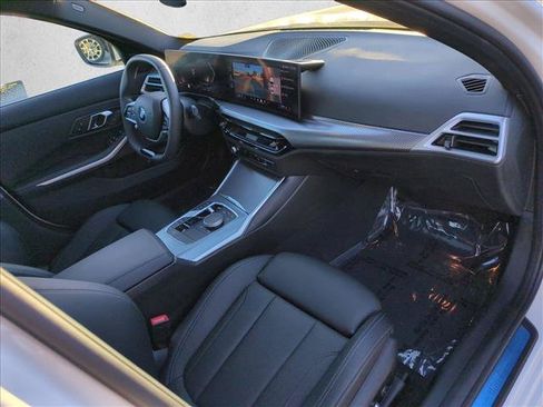 Used 2025 BMW 330i Sedan w/ M Sport Package RWD image 18