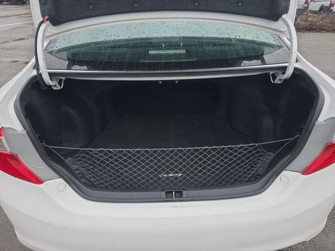 Used 2014 Toyota Camry L image 13