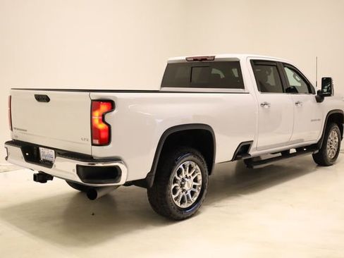 Used 2025 Chevrolet Silverado 3500 LTZ w/ LTZ Convenience Package image 4