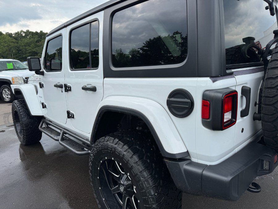 Used 2018 Jeep Wrangler Unlimited Sahara AWD/4WD image 10