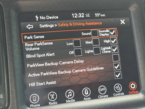 Used 2017 Dodge Challenger R/T Scat Pack w/ Leather Interior Group image 31