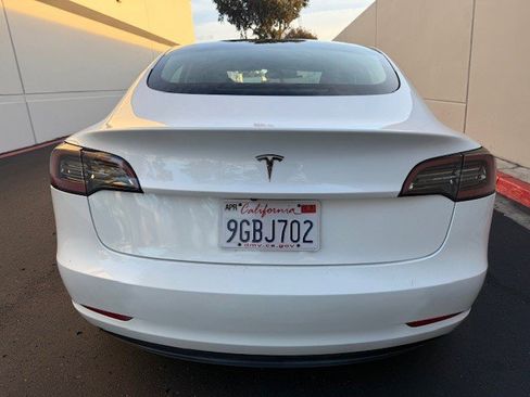Used 2023 Tesla Model 3 Standard Range image 9