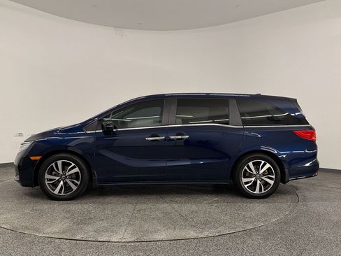 Used 2023 Honda Odyssey Touring image 2
