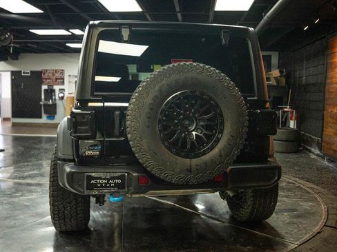 Used 2024 Jeep Wrangler Unlimited w/ Convenience Group AWD/4WD image 6