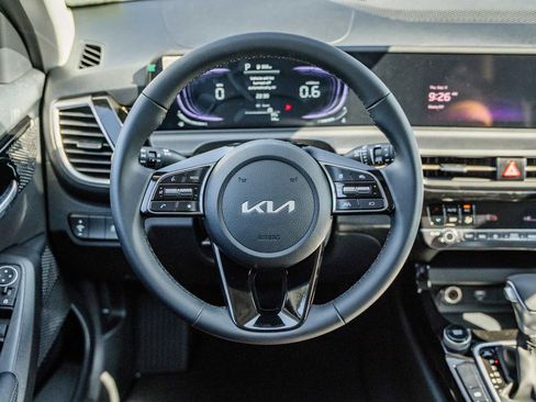 New 2026 Kia Seltos S FWD image 19