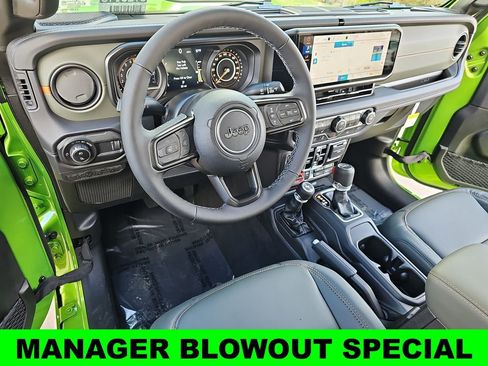 New 2025 Jeep Gladiator Mojave w/ Convenience Group AWD/4WD image 15