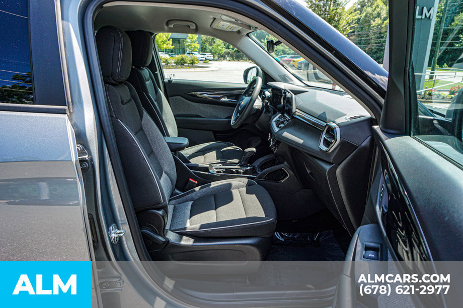 Used 2025 Chevrolet TrailBlazer LT FWD image 22