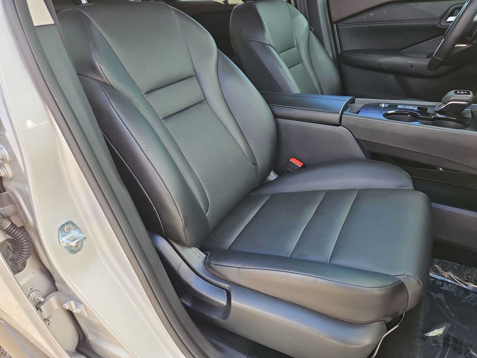 Used 2023 Nissan Rogue SV w/ SV Premium B Package FWD image 21