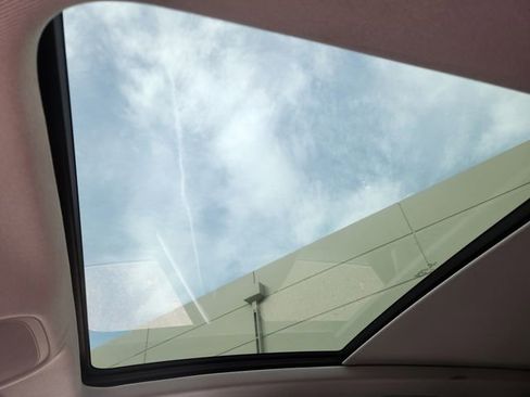 Used 2023 Audi Q5 e Premium Plus image 25