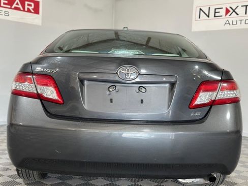 Used 2010 Toyota Camry SE FWD image 8