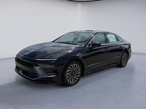 New 2026 Hyundai Sonata Limited FWD image 1