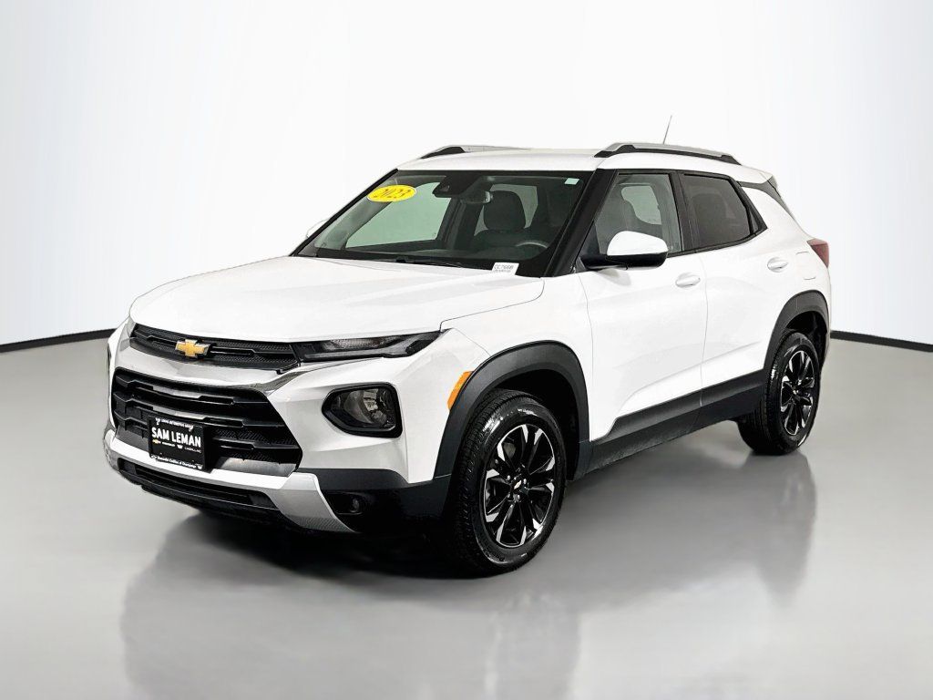 Used 2023 Chevrolet TrailBlazer LT w/ Convenience Package AWD/4WD image 3