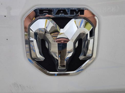 Used 2021 RAM 1500 Laramie AWD/4WD image 6