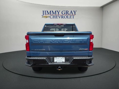 Used 2024 Chevrolet Silverado 1500 ZR2 w/ Technology Package AWD/4WD image 4