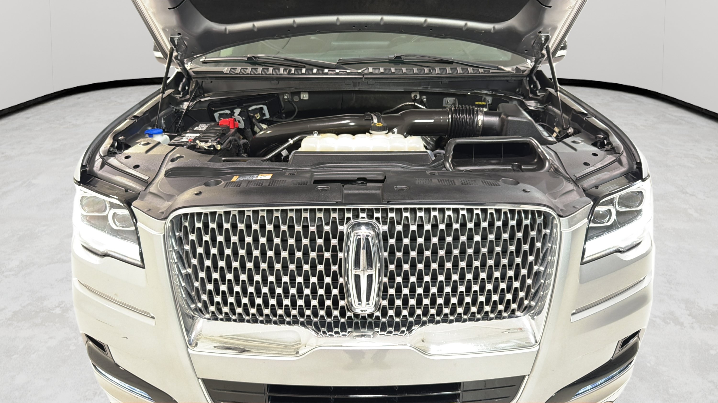 Used 2023 Lincoln Navigator 4WD image 28