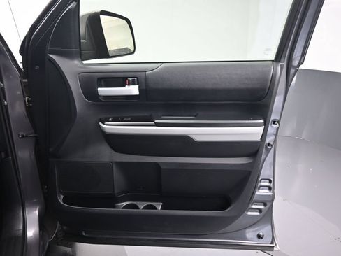 Used 2019 Toyota Tundra SR5 w/ SR5 Upgrade Package RWD image 39